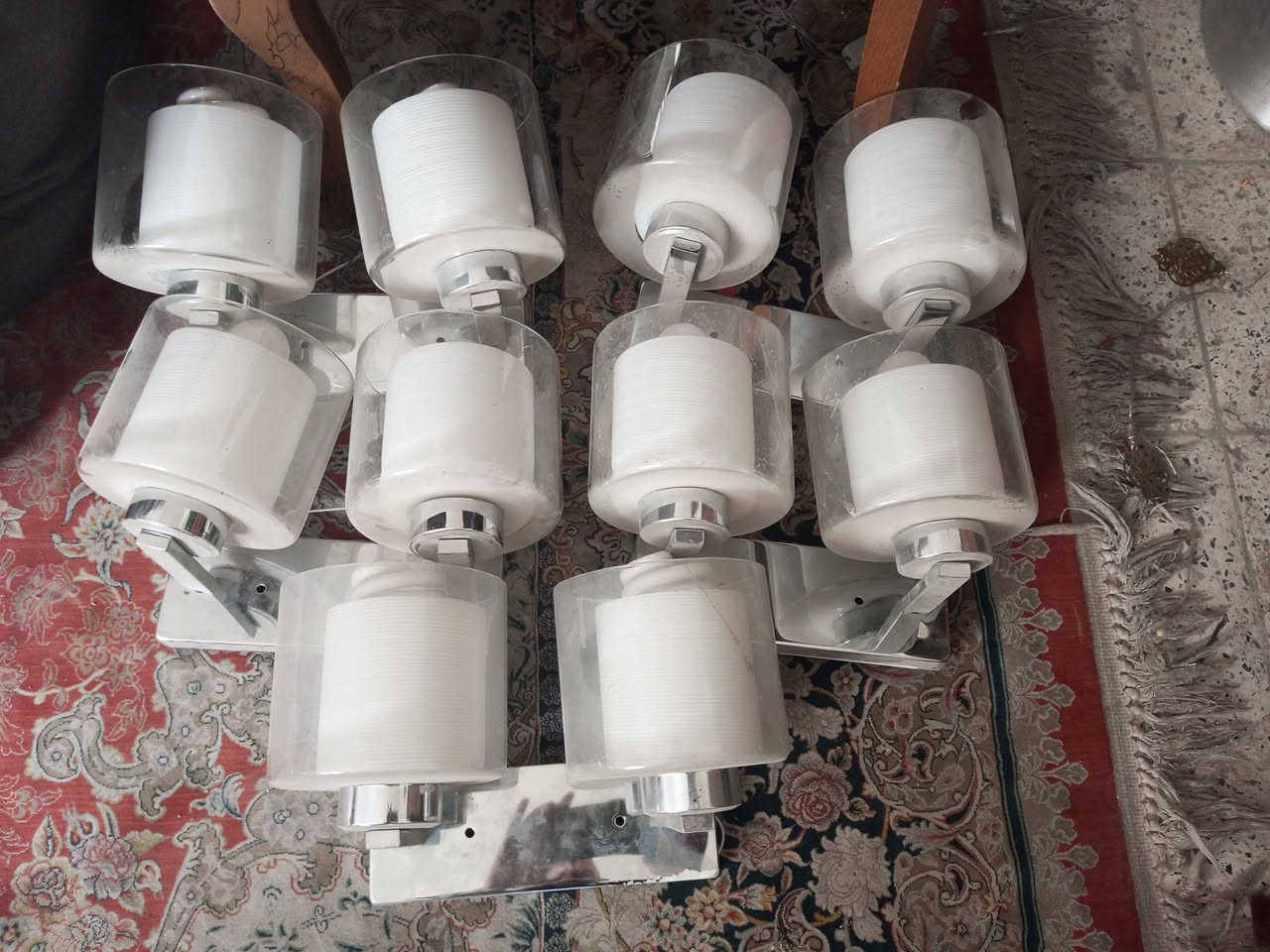 السلام عليكم للبيع المكان بغداد حي الجامعة واتساب *********** 
باب حديد كذالك 2 بوب خشب مستعملات بدون اطار
سخان 
تواليت غربي 
مغسله 
نركيلة 
براكيتات
