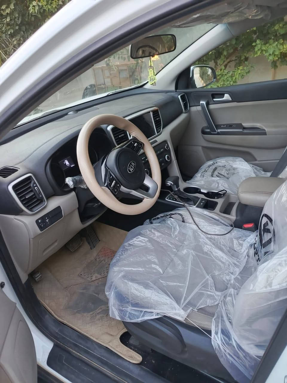 🚗 كيا سبورتج 2021 للبيع

المواصفات والتفاصيل:

الموديل: 2021

المحرك: 2000 دوش (DOHC)

المواصفات: خليجي

المسافة المقطوعة: 78 ألف كم فقط

الرقم: سليمانية

الوضع العام: مكفولة كفالة عامة (شاصي، بدن، ومحرك)

⚙️ أهم المواصفات:

مواصفات كاملة ما عدا (البصمة)

شاشة وكاميرا

حساسات

تحكم استيرن جهتين

وباقي مواصفات السبورتاج الخليجي المعروفة

ملاحظة: السيارة بشرط الفحص، جاهزة وما محتاجة أي مصاريف.

📌 المكان: بغداد - شارع فلسطين - شارع الطارق

📞 للتواصل والاستفسار: ***********
