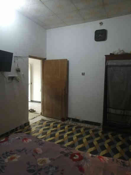 دار للبيع
 مساحه 100متر مصف الركن السعر 25  بي مجال بسيط 

العنوان نجف كوفه شارع المعمل شارع البيطره    قريب شارع   كافه الخدمات مدارس حكوميه واهليه أسواق سوك خطوط طلاب انترنيت ظوئي اباب البيت مولد وطني مع كيزر تانكي مباشر من صاحب البيت 
يحتوي ع غرفه كبيره وصاله  ومطبخ كبير وصحيات ومنور  وساحه 10ب 4 وبي مكان تكدر تبني بي غرفه او استقبال مال جناي *********** رقم صاحب البيت ابو علي
