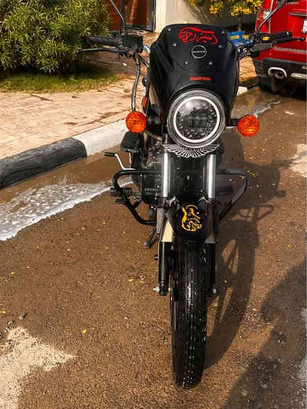 دراجة دايوان موديل 2025 مرقم دراجة الله وكيلكم شبه زيرو اخذتها حتى اكضي شغلات بيها وراها نامت بلبيت لان اني كثير سفر دراجة هي تحجي على نظام والحمدلله والشكر 
بأسمي شرط تحويل سعرها مليونين و 500 
هذا رقم لتواصل *********** بعقوبة
