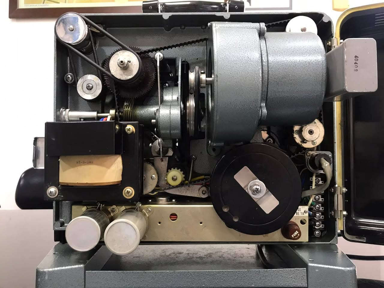 عارضة سينمائية ١٦ملم إيكي للبيع السعر ٣٥٠ ألف 
يوجد توصيل للمحافظات للتواصل/ ***********
