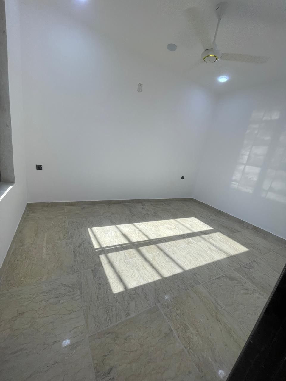 💎 للإيجار في السيدية 💎
📢 منشور رقم: ((557))
للإيجار في السيدية
شقة مساحة 55 متر زيرو مودرن
📍 طابق أول وطابق ثاني
تتكون من:
• غرفة نوم
• صالة
• مطبخ
• خدمات
✨ الشقة مجهزة بـ:
✔️ كاونتر
✔️ طباخ
✔️ غسالة
💰 بدل الإيجار: 600 ألف 

وطابق ثاني 500 الف

📞 للاستفسار أكثر لاتصال عبر

 الرقم التالي ***********
***********
