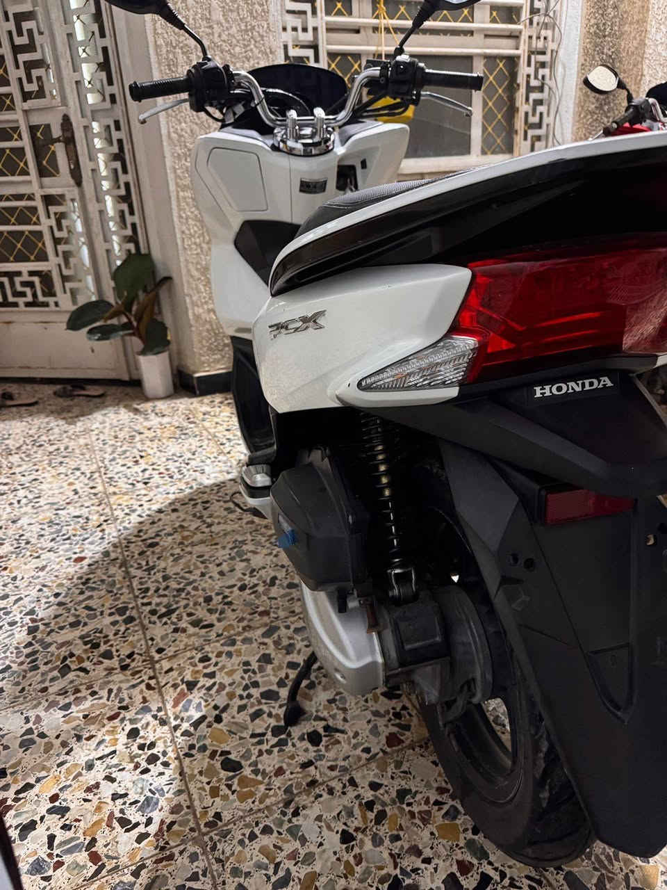 السلام عليكم
pcx جيل ثاني 

ماشيه ٩ الاف 
تدفئه يدات
كلشي شغال دراجه جديده
مكان الامين الثانيه السعر 1750
***********
