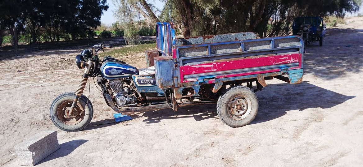 سلام عليكم ستوته للبيع الموديل 12 رقم ابيض راعيها موجود يحول يمته ماتريد السنويه نافذه ب17 محركها خير من الله شاصي كفاله البدي مثل ماواضح بالصوره مكاني قضاء الفجر منطقه الصينيه  السعر مليون و350وبيها مجال لطيبين ***********
