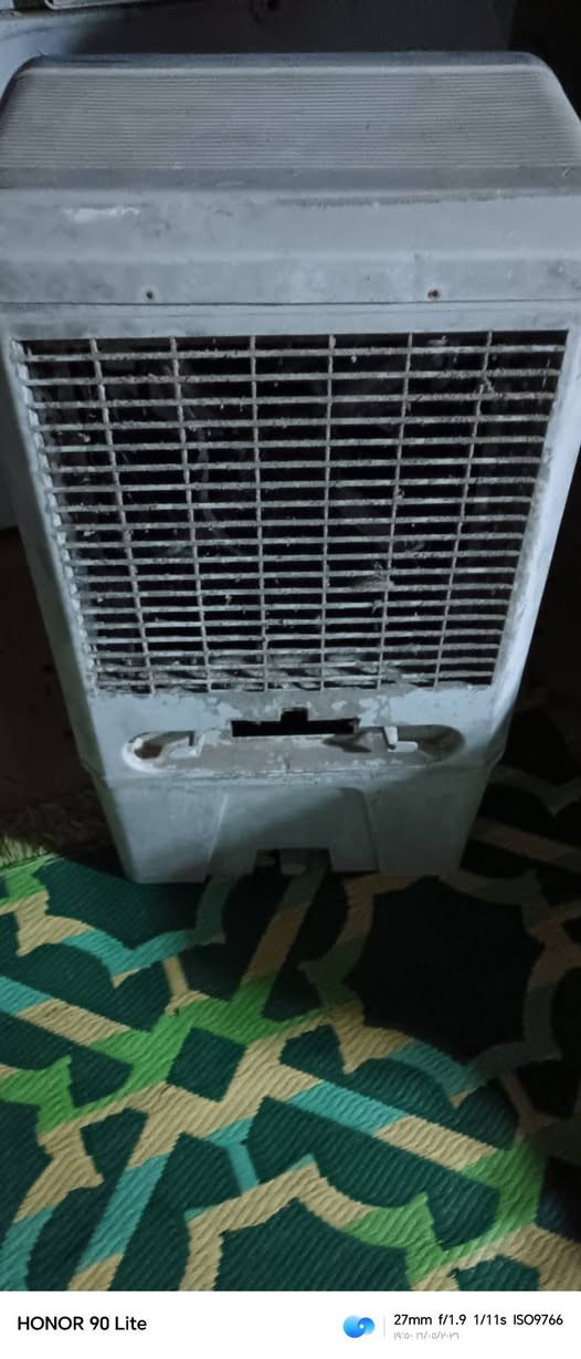 مبردة حجم واسط شغاله بدون تايرات و حلفه تحتاج غسل عنوان بغداد العبيدي الشهداء الثالثه الزراعي *********** سعر 75
