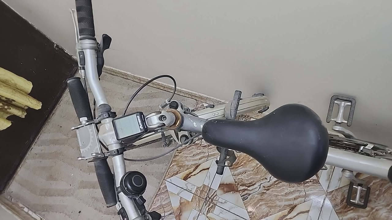 باسكل نمساوي للبيع :
الصناعة نمسا .

لشة ألمنيون .

حجم 27 .

دبل كشن صغير وكبير .

الكير 3 أكير أمامي ، 9 كير خلفي .

نظافة فل .

***********
