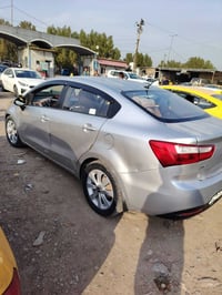 كيه ريو موديل 12 خليجي سياره جاهزه من كلشي بدون لا ضربه ولا صبغ باتري ...