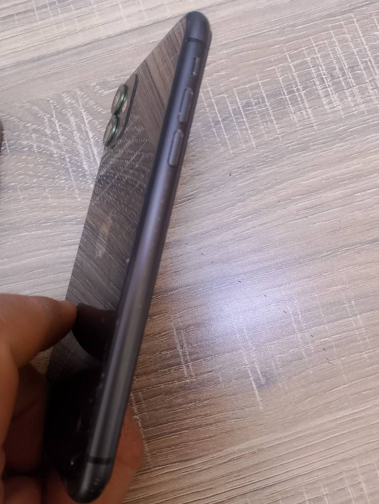 ايفون 11 العادي
مبدل فقط بطارية اصليه 
البقيه كله بلادي وفيس ايدي شغال 
وبي فطور بسيطه بالظهر 
السعر 180 الف


**إذا كنت صاحب هذا الإعلان وتريد حذفه لأي سبب، رجاءا أرسل رسالة إلى الدعم الفني**