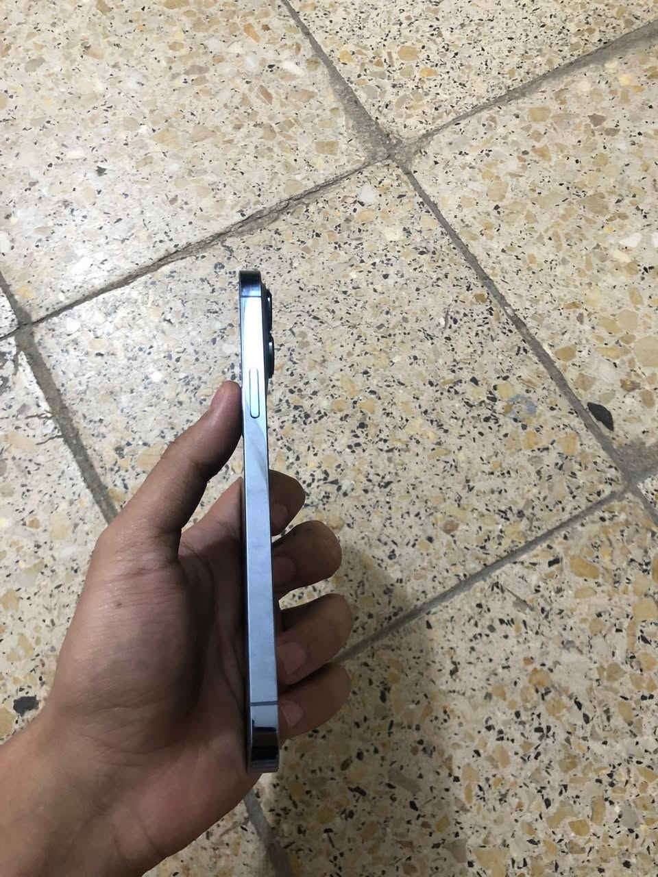 السلام عليكم جهاز 13 برو ماكس
فول نضافة جهاز نضيف 
امبدل بي فقط الكامرة وتبدلت من الوكاله مو بل محلات كامرة اصليه مثل مموضح الباقي كله مكفول
ذاكرة256 بطاريتة 79 الله شاهد مايصرف
سعر 650 وبي مجال مكاني بغداد مدينة ***********
