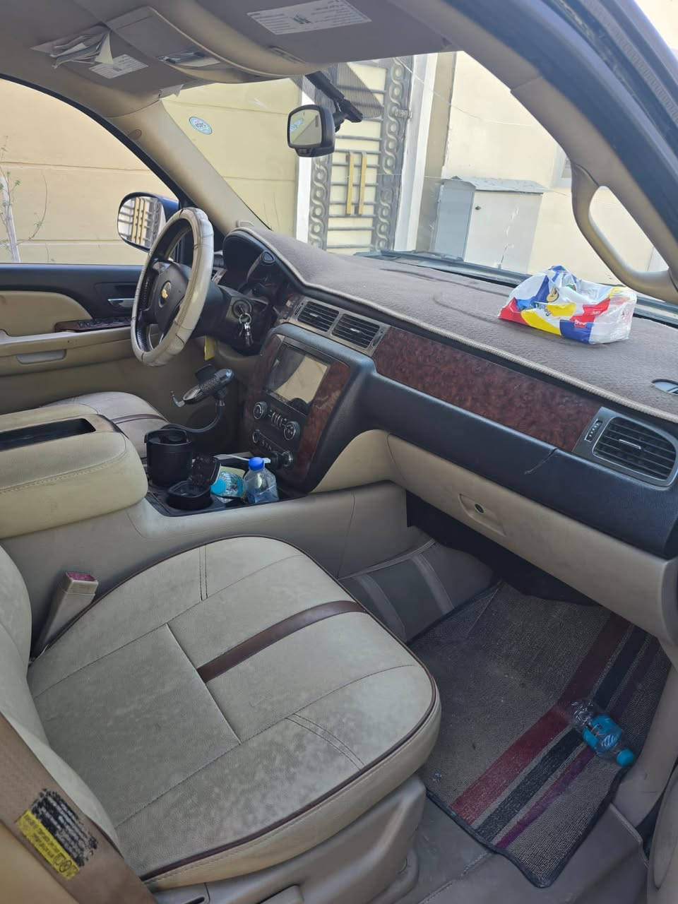 تاهو للبيع ادوات 2007  تفاصيل خاص *********** سعر 118 وبيها مجال سياره نضيفه لاكص لاضربه بوجهك لتسجيل  كفاله
