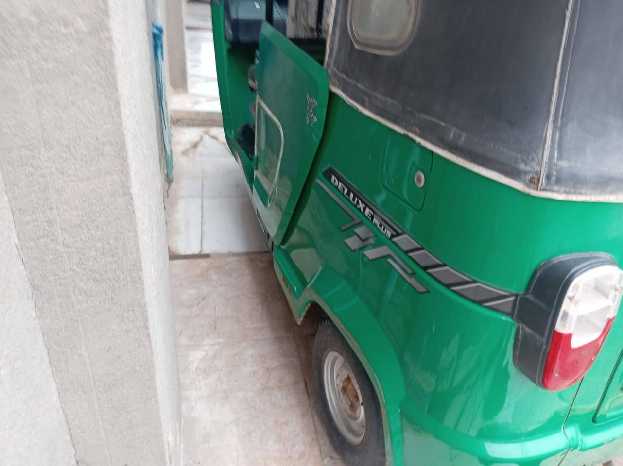 سلام عليكم تكتك موديل 21 رقم وسنويه هاي نضافته كدامك بس المكينه مجفته شريكه ستوه شراي رقمي ***********
