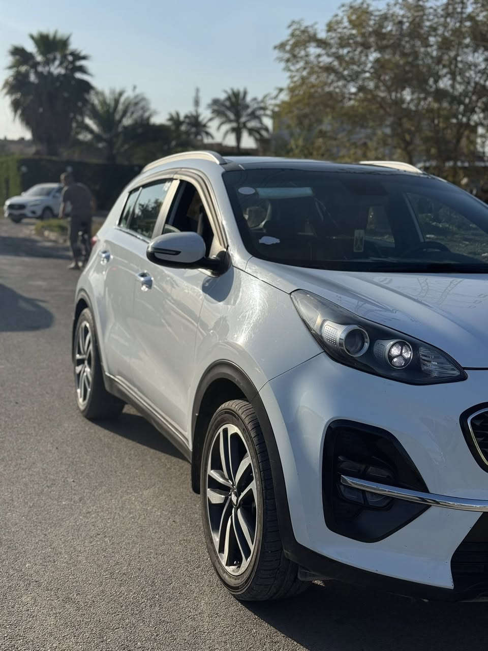 سلام عليكم اخوان سبورتج موديل 21 خليجي محرك دوش ماشية السيارة 51 السونار موجود ويه الصور مكان السيارة العامرية السعر 19700$ وبيها مجال بسيط رقم التلفون ***********
