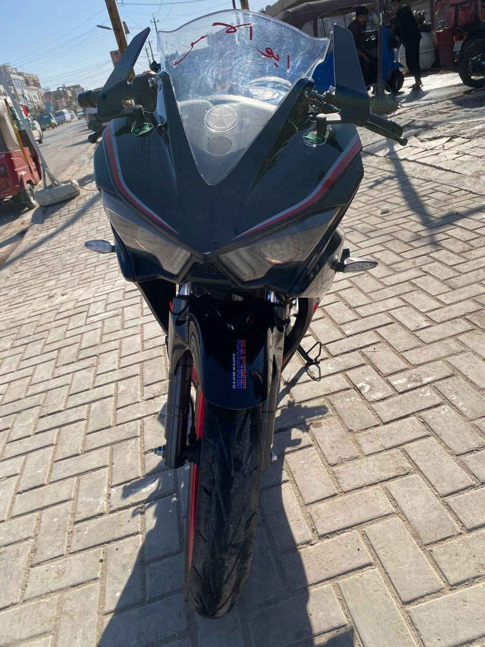 السلام عليكم
الدراجه بانزين مو كهرباء 💥

دايون بطح R200 زیرو ماشيه 3 الف

بدون اوراق ( اضمن لك سرقة وغيرها )

دراجه موديل 2025 

محرك 200cc سبورت 

سرعه دراجه 120

بريك كهربائي ( الخلفلي نظام ABS مانع نزلاق

كير 5 نمر كهربائي

دشبول كهربائي بل كامل

دراجه حلوه وشكل رياضي

دراجه نضيفه وتجي تشوفها 

 مليونين وبيها مجال تواصل على الرقم *********** اتصل أو واتساب 

عنواني بغداد البياع
