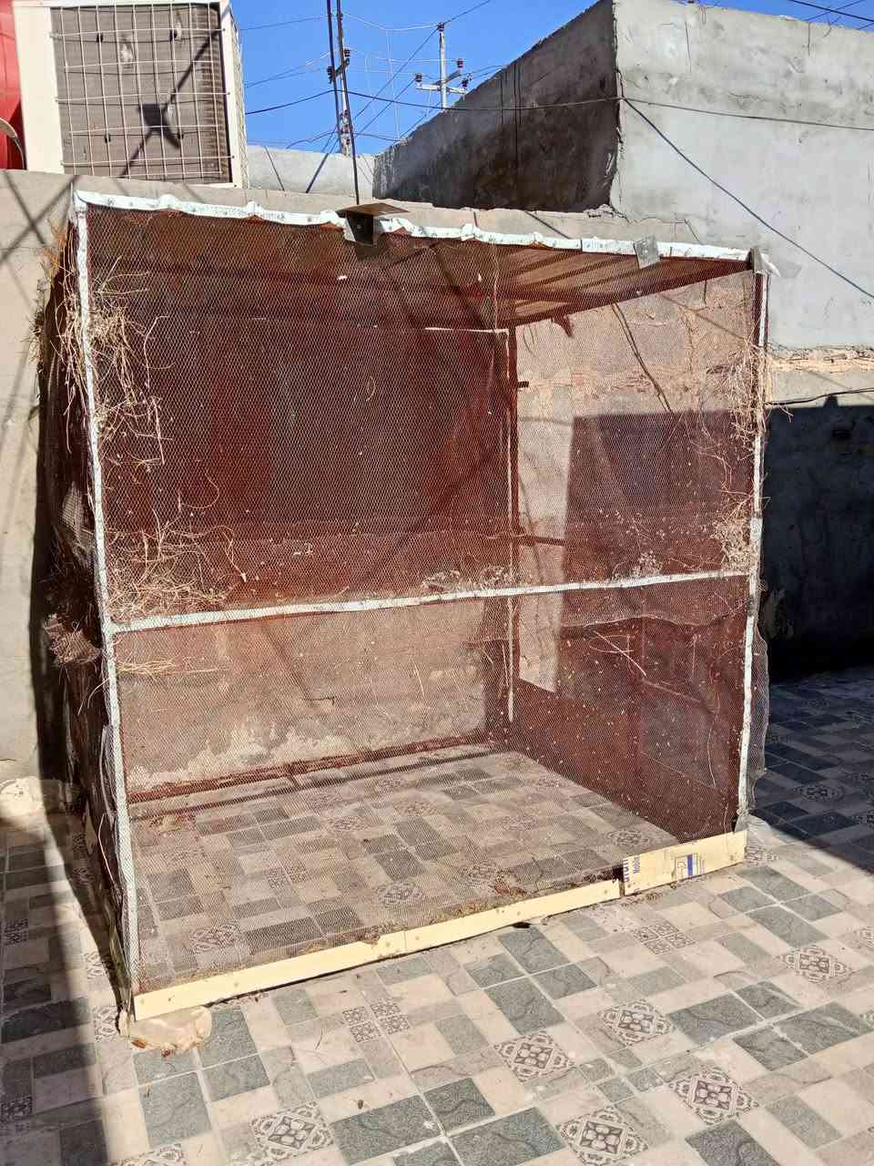 متاح قفص يرهم لانواع طيور شراي يراسلني خاص او يتصل على الرقم *********** مكاني رفاعي
