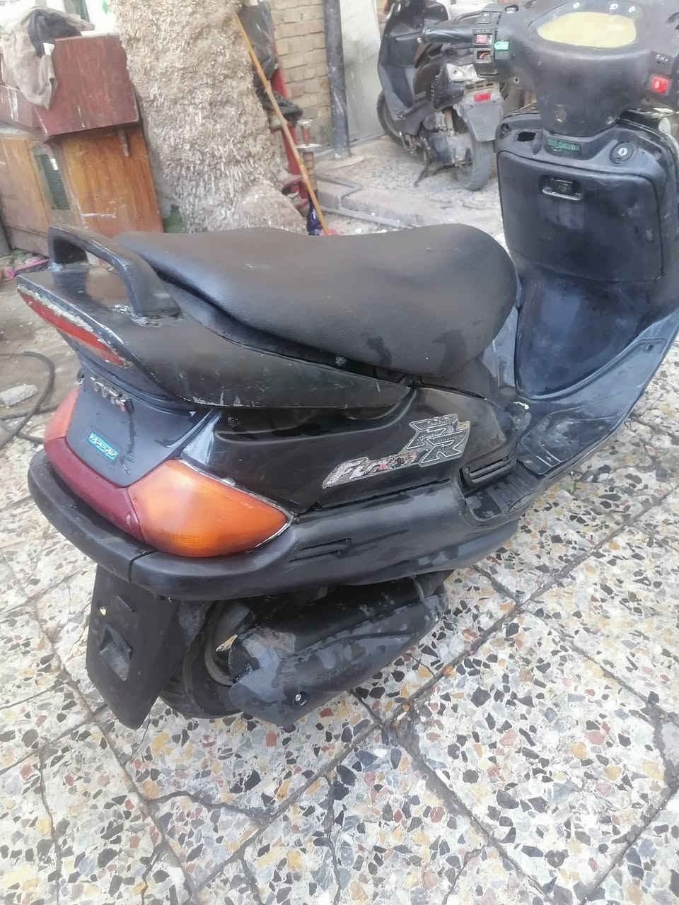 دراجه فضائي شغاله سلف هندر كهربايات كلها شغاله ستان تعليك صفح كامله سعرها ٢٠٠ وبيها مجال قليل
*********** مكاني بغداد الحريه
