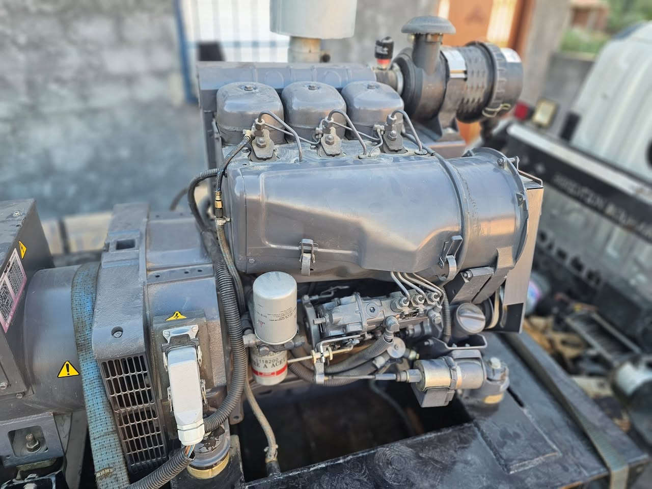 Groupe électrogène #Dutz27_kav 🇩🇪🇩🇪 jdidi machi 58 🕛 her Automatique
Tli 0665846084


**إذا كنت صاحب هذا الإعلان وتريد حذفه لأي سبب، رجاءا أرسل رسالة إلى الدعم الفني**