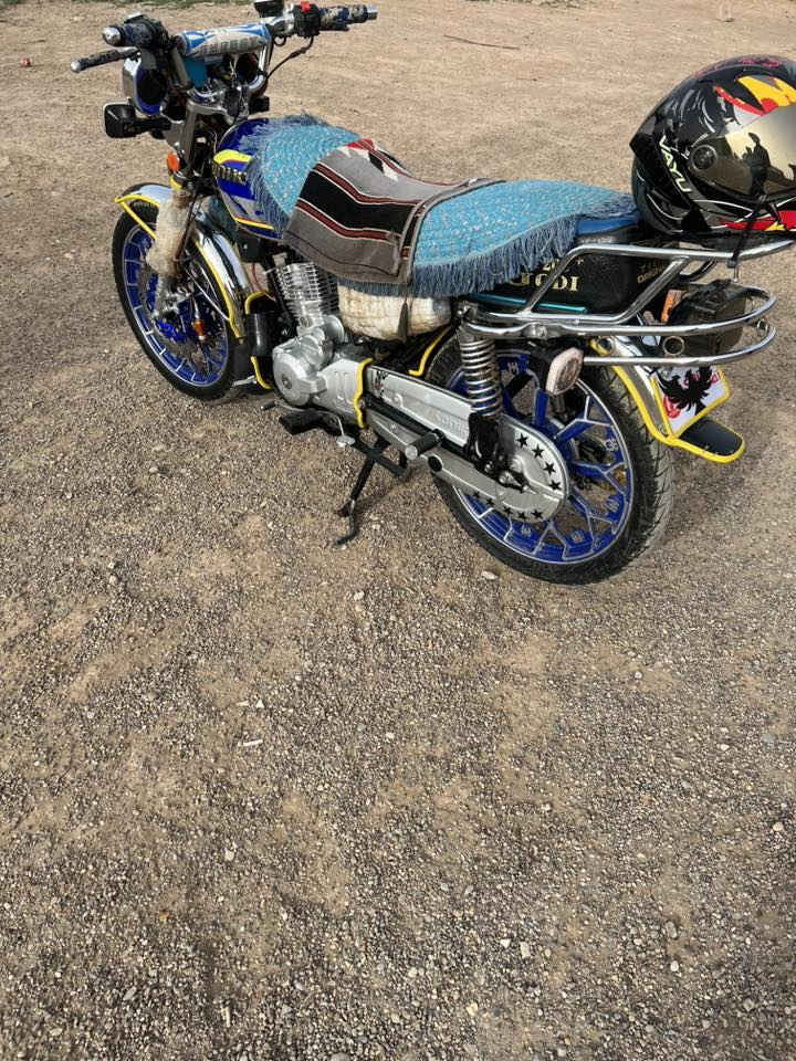 سلام عليكم دراجة للبيع 2025سونلك سعر 900وبي مجال مكان منصورية الجبل *********** خاص مغلق@إشارة
