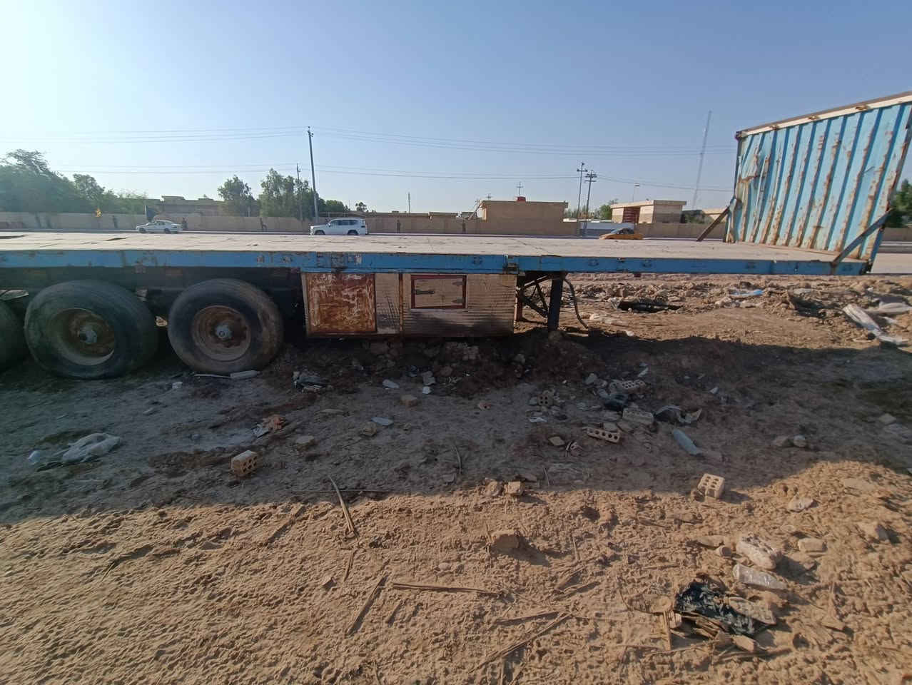 سكانيا 91 للبيع
عربانة فلات مرسمة
تايرات حرفش 
خيط بخار بالمكينة
***********

