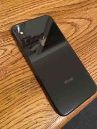 ايفون x  لون اسود ذاكره 64 بطاريه 77 الجهاز نظيف كلش للبيع سعره 175 وب...