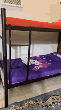 سرير أطفال مستخدم لمدة أسبوع فقط بعده جديد اريد أبيعه لان ماعندي مكان 
طوله مترين والعرض متر
اخذته ب١٧٥
واريده ب١٢٠ بي مجال
العنوان بغداد الشعب حي البنوك
***********
