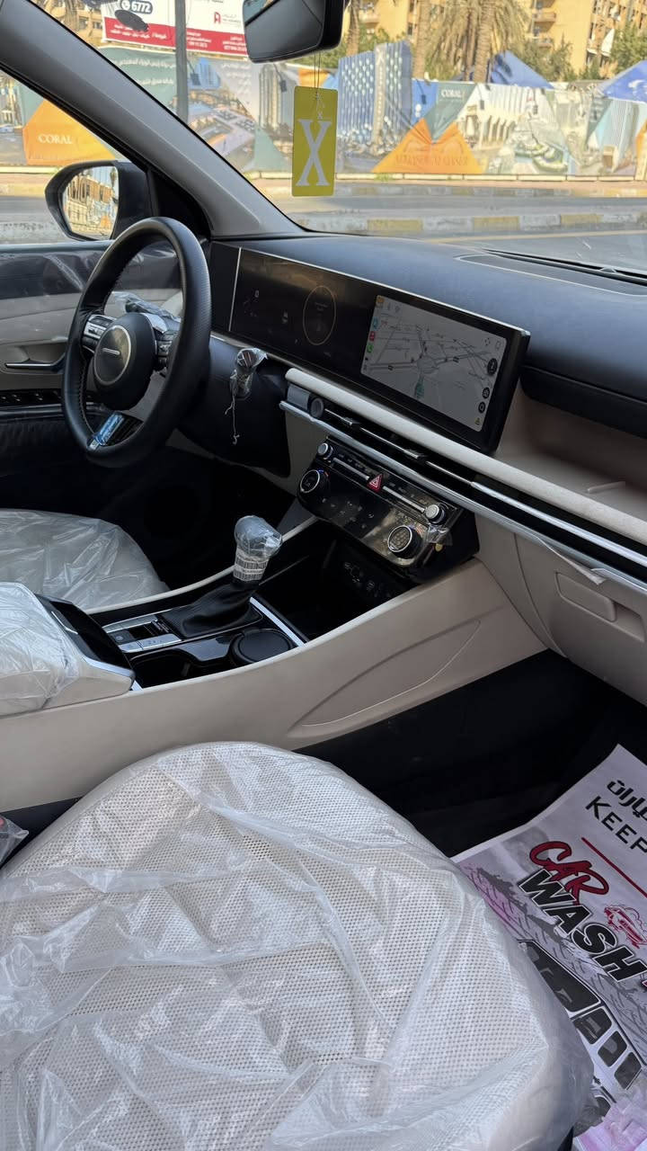 هونداي توسان  خليجي  2025فول موصفات اربع كامرات بنراما تبريد كشنات جنطة كهرباء رادر جانبي توقف ذاتي كفالة عامة 
ماشية 9000
السعر 243
الشراي يتصل او مراوس بسيارة اقل سعر
 ‭0775 850 4387‬
