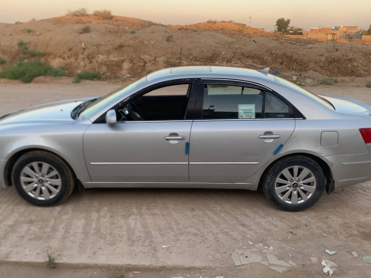 سوناتا 2009امريكي رقم بغداد دولي بيه قطعتين  جاملغ امامي كلير وجاملغ خلفي صبغ فقط￼ محرك 2400 سياره جاهزه من كلشي سعر 107 وبيه مجال قليل جدا مكانه واسط الزبيدية ***********
