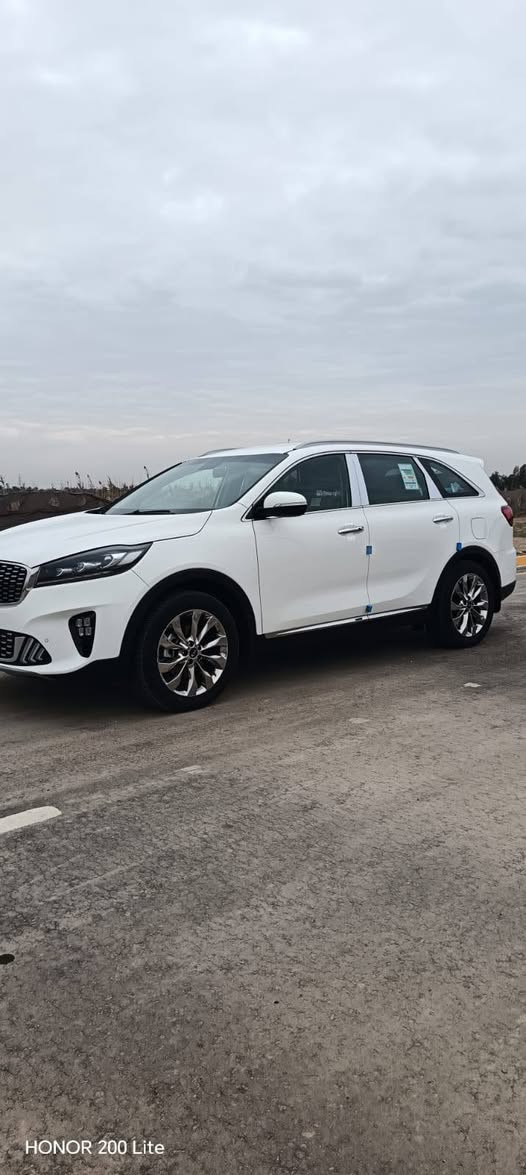 سورنتو 2020 خليجي رقم انكليزي بأسمي 
مكفوله كفالة عامة من جميع النواحي 
حته الدعميات السياره جديده
6 سلندر 3.5
7 راكب 
3 قطع تبريد 
بصمة 
بصمة ابواب 
جنطة كهربائية 
جنطة ذكية 
كشنات جلد
كشنات كهرباء ( 2 )
نظام ترحيب 
ويل كروم 19
حساسات امامي خلفي
السعر 268 $  للاستفسار
اتصال ***********
