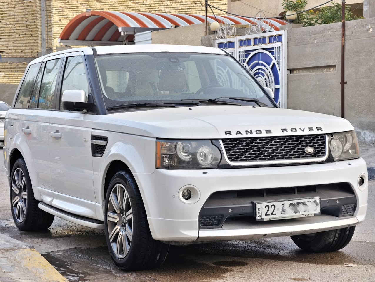 Range Rover سبورت 
موديل 2011 
بيها صوت بالمحرك 
ابيع على حطتها 
رقمها اربيل بسمي شرط التحويل 
السعر 115 ورقه 
عنواني واسط الكوت 
للاستفسار الاتصال على الرقم 
***********
***********
