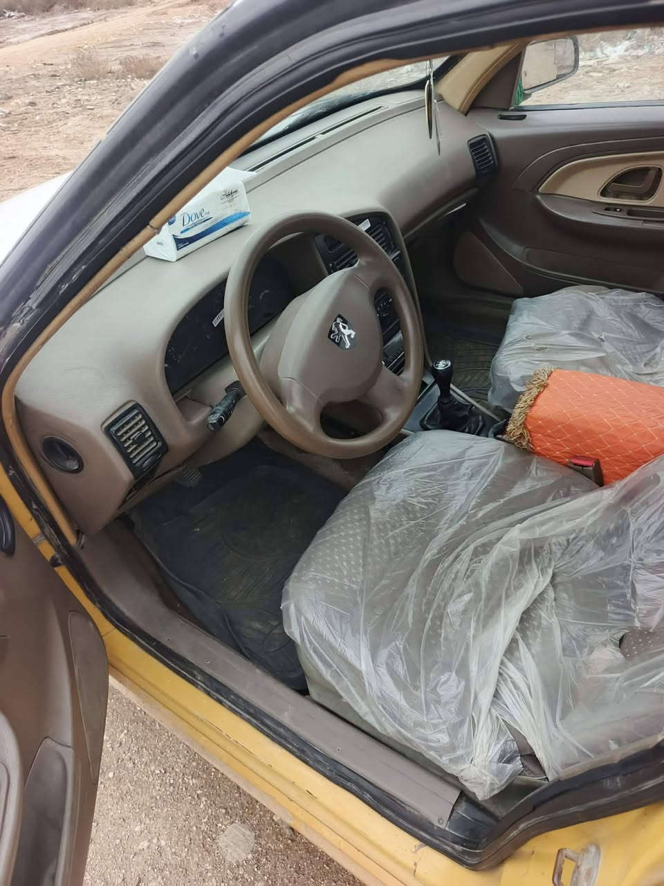 السلام عليكم سياره بيجو لبيع 405،  مكلف بل نشر  رقم الهاتف  ***********
