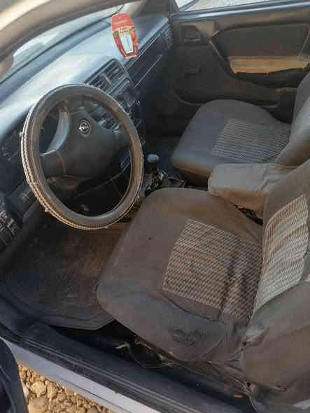 السلام عليكم  بيع مستعجل فكترا موديل 91 حجم 18 سنويه الى 2029 نهاية الشهر الثالث كابون بانزين بيها شرط التحويل بسمنا محرك كير شرط طخم ورا كدام جديد سقفيه جديده بور كصه ربل ابواب جديد ويل كب سياره جاهزه بلا صبغ ولا اي ضرر صارله 15 سنه يمنا السعر 43 بيه مجال حك الجيه ترهم مراوس حسب القناعه والسوك كلشي بي اشكال  شراي تعال مباشر ودلل  *********** كورك ***********
