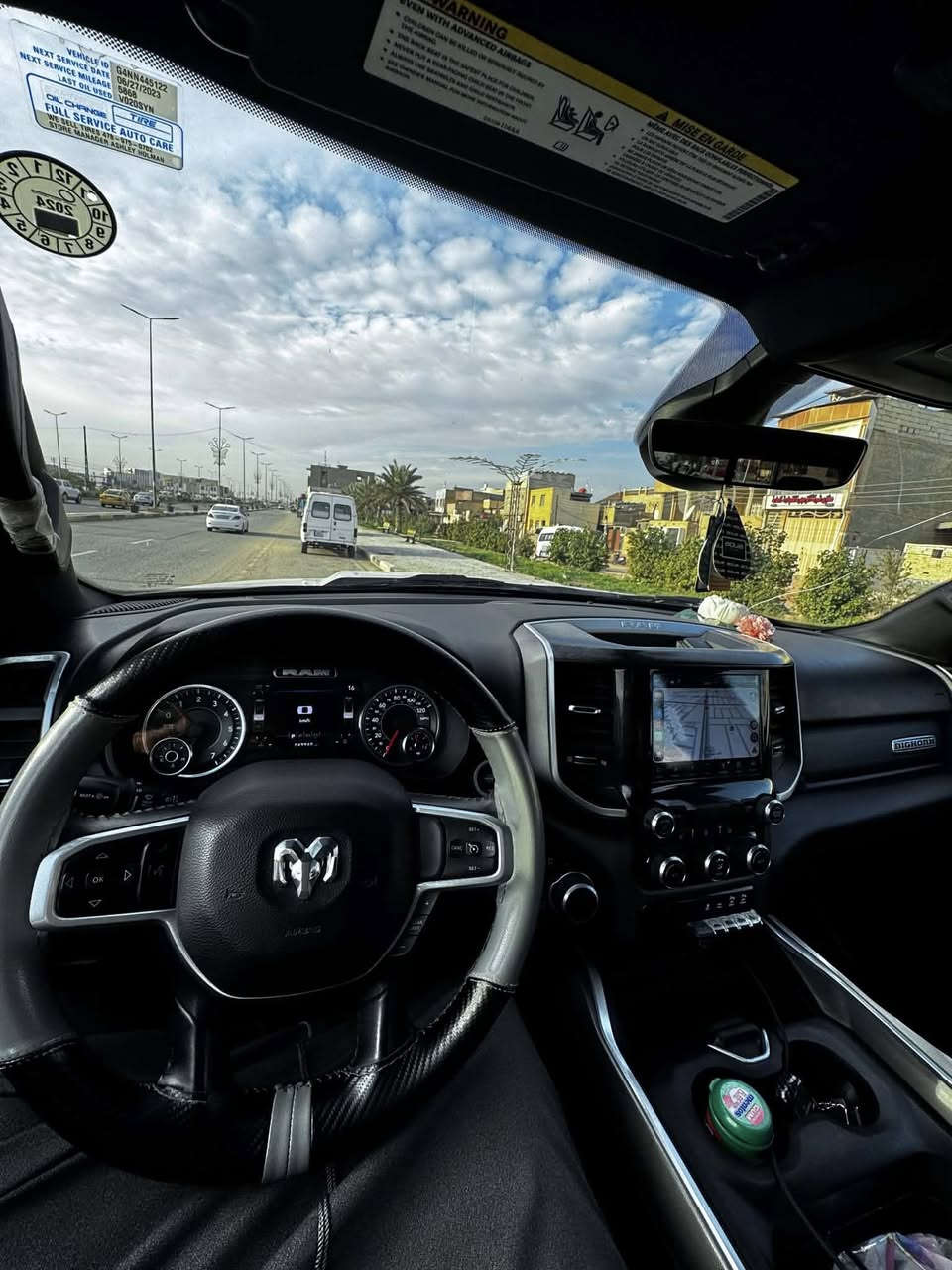 السلام عليكم
رام بك هورن 2022 باب طويل بدي قصير
رقم اربيل تحويل او وكالة
محرك V6 تنفس طبيعي كفالة 
سيارة جدا نظيفة ومكفولة من كير محرك حدادية واي نقص 
ماشية 50
حادث سيارة بسيط بدون دواخل بدون ايرباك 
موصفات سيارة فول عدى الفتحة 
مكان سيارة كربلاء 

***********
