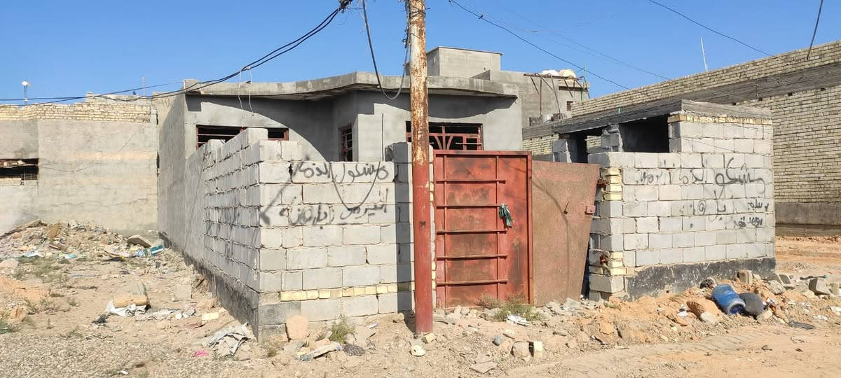 السلام عليكم ورحمة الله وبركاته متاح هيكل طابو صرف  150م واجهيه ٨ ونزال 20 بناء بلوك وبناء يعني مو ذاك تصميم يعني مال ستعجال بس مرتب ماء كهرباء مدرسه قريبه جدا عليه 
الموقع المحموديه البحث والتطوير  وقريبا هذا المكان راح يتبلط السعر قيم بل يرضى الله وخادم ***********
