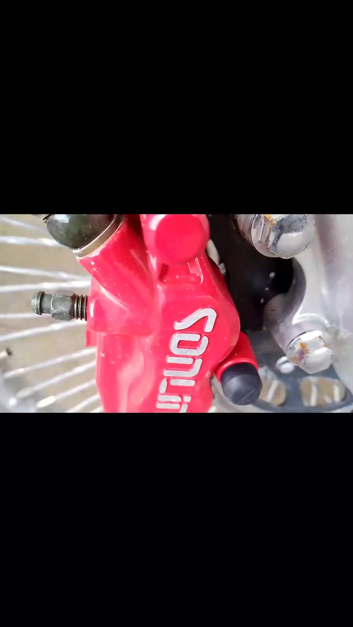 للبيع مستعجل أي عيب مابي كله شغال سعره 400 موديل 2022  سولنيك ***********
