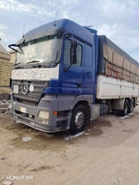 شاحنة • تفاصيل ناقصة