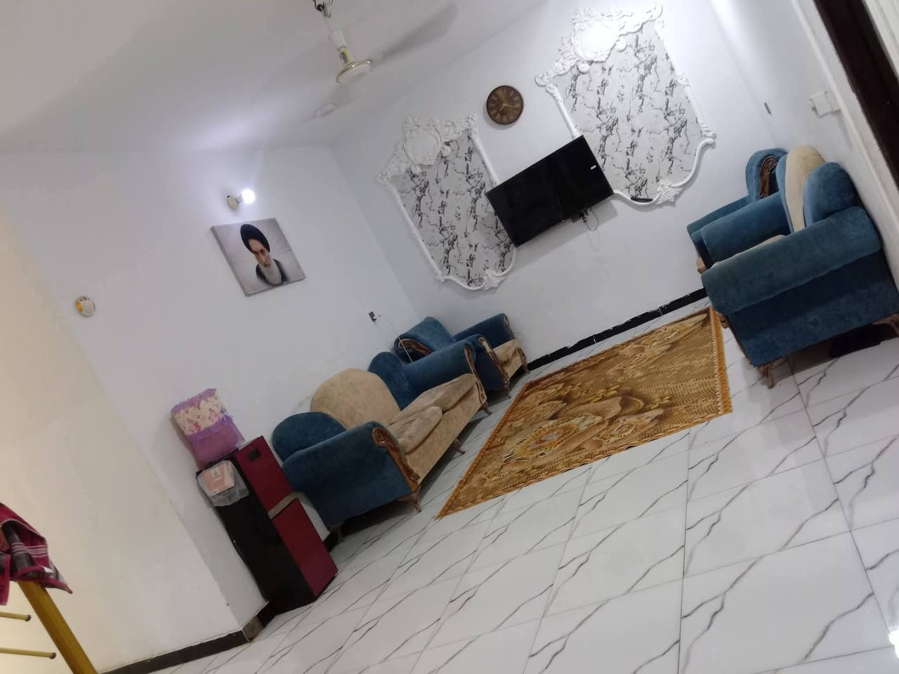 بسبب الوعود الكاذبة اعيد النشر دار زراعي للبيع ٢٠٠ م خلف حسينيه سفينة النجاة طريق الجامعه طريق الزائرينن
يحتوي على

استقبال.٦×٤

صاله ٩×٤

مطبخ ٤×٤

غرفتين

صحيات خارجيه وداخليه وطارمه ومنور ع عرض البيت

البناء حديث

للاستفسار الاتصال على الرقم ***********
