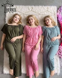 طقم مكرنش • مقاسات L-XL-XXL