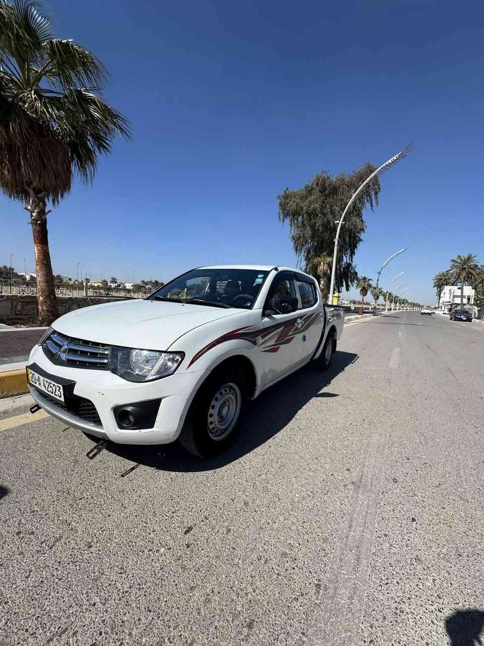 سلام عليكم بيكم ميسيبوشي L200 للبيع مديل 2015 السياره خير من الله مابيها اي نقص مكينه ومير مكفولات بيها فقط تكحيل اثر شخوط  محرك 2400 مكان السياره ديالى بعقوبه خرنابات السعر 140$وبيها مجال للشراي 
للاتصال ***********
