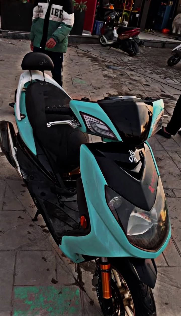 سلام عليكم دراجه للبيع بيه غراض حلوه  صدر  مشمشي عقل رياضي ار سي ويل امامي رياضي  يدات برك رياضي كور بصمه مكينه 59. دسك رياضي لون وردي ‪0772 389 4637‬
