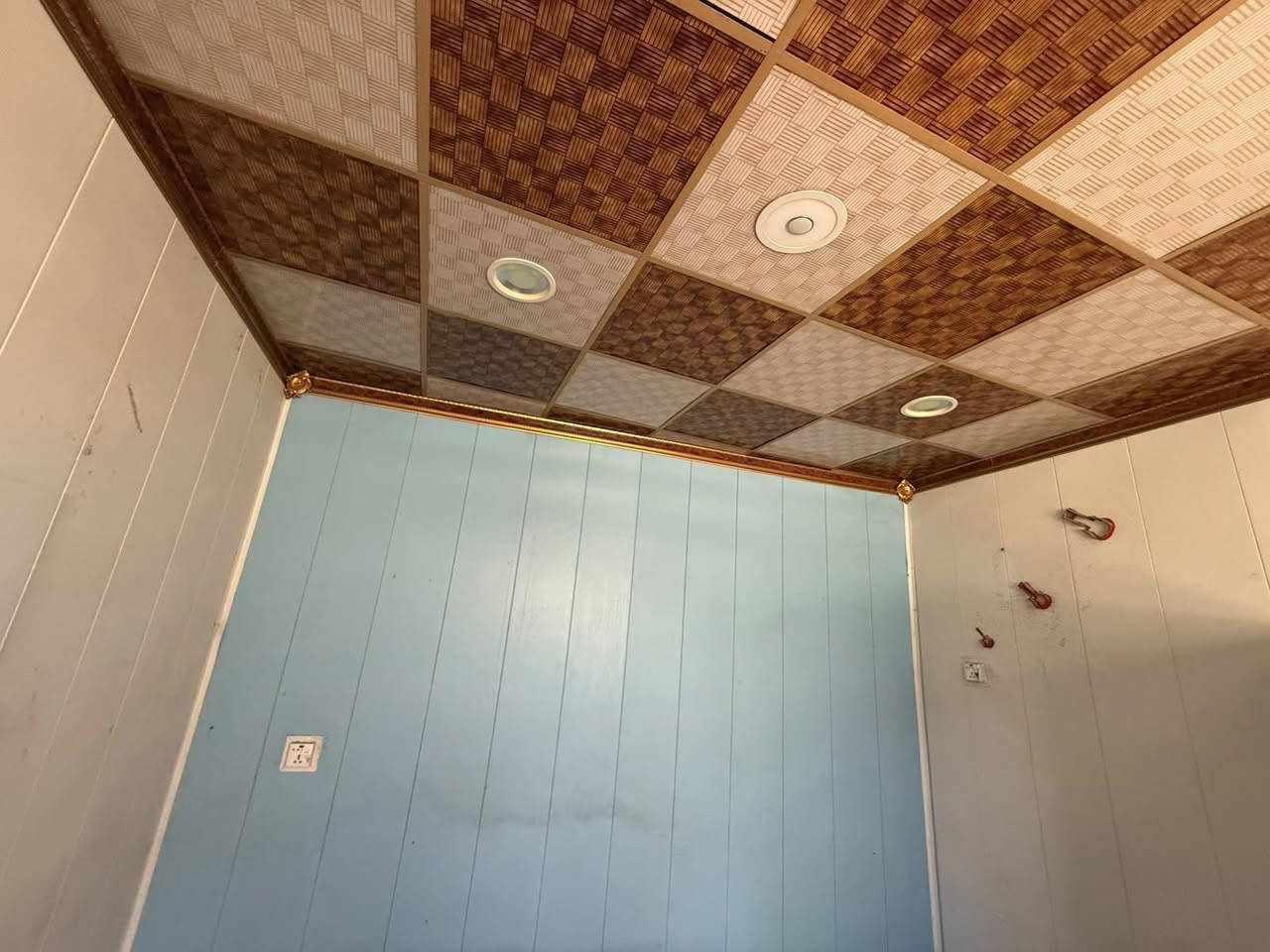 غرفه سندويج بنل  قياس 4x4
للبيع 
للاستفسار 

+964 783 800 6136


**إذا كنت صاحب هذا الإعلان وتريد حذفه لأي سبب، رجاءا أرسل رسالة إلى الدعم الفني**
