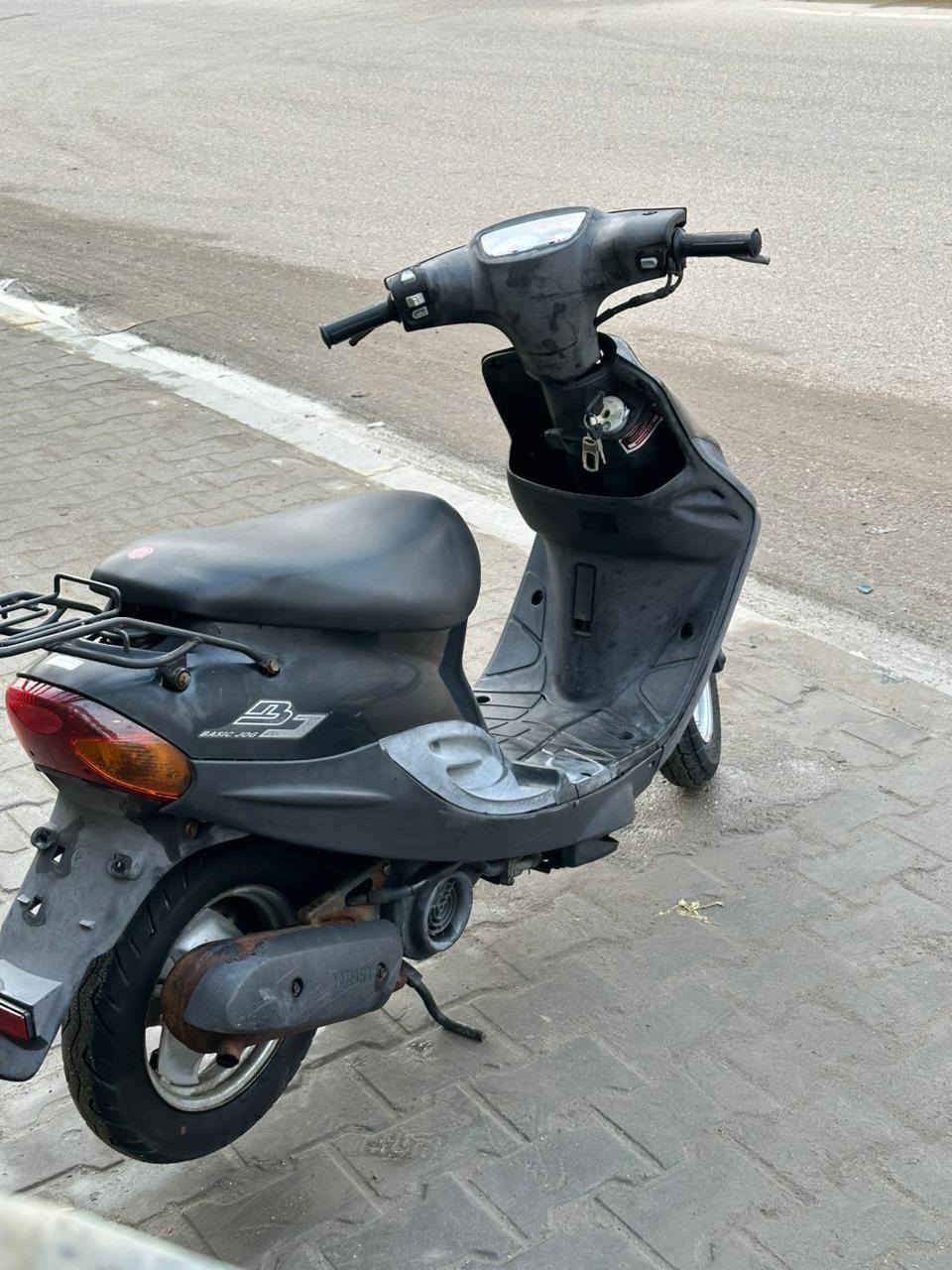 السلام عليكم 
دراجه تسع زروف يباني مامفتوحه كامله سلف هندر اشايره كهربائيّاته كله شغاله دراجه نضيفه ومال حاويه للبيع السعر 500 مكاني ابو لخصيب *********** البصرة, العراق
