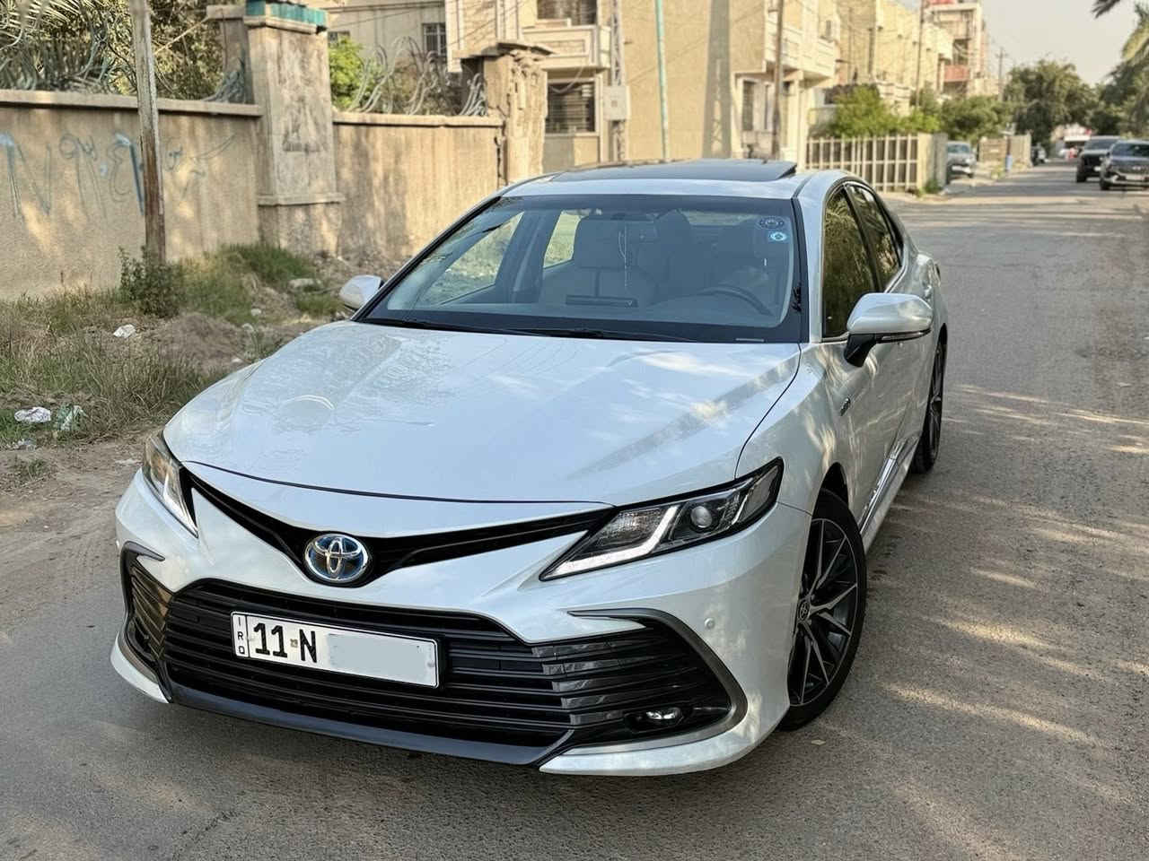 السلام عليكم
تويوتا كامري 2024 خليجي وكالة عبد اللطيف ع ايد وحدة من الشركة لحد الان 
ماشيه 41 الف كيلو متر سنويه جديده رقم دولي جديد بسمي
فول مواصفات 
-بصمة عدد 2 
- كراسي كهرباء
- كامرا خلفيه 
-حساس امامي وخلفي 
- لد امامي 
-فتحه سقف 
-تبريد بيانو 
-مري شفط 
-اشاير بالمري 
-تحكم ستيراً 
-سايد بريك دكمة 
-اوتو هولد 
-3 انظمة قيادة 
-بردة خلفية
-شاحن واير ليس
-كروس سرعة 
-مري شفط
-ويل كب كروم حجم 18 
-قطعتين تبريد
-شاشة ابل كار بلي
-سبايدر خلفي 
-محرك حجم 2500 هايبرد 
وبعد بيها هواي مواصفات 
السيارة مكفولة كفالة عامة عدة بارد بل باب لخلفي مقدار 10 cm وبيها تكحيل كارت بل باب مال سايق مقدار شبر فقط غيرها كفالة عامة 
📍مكان السيارة بغداد البنوك 
و السعر 💸: 225 ورقة وبيها مجال بسيط 
للاستفسار : ***********
