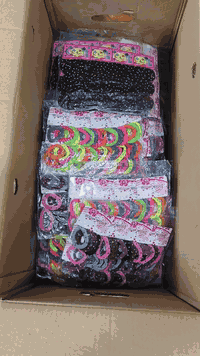 كترات الكارتون يحتوي على 50 درزن 🎀
السعر 50 التوصيل مجاني 
الحجز واتساب 
***********
الكميه محدوده 🎀🎀🎀🎀
#اكسسوارات 
#موادمنزليه 
#مخزن_بركات_السجاد
