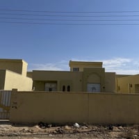 غرفتين • دور واطئة • قرب مركز الحقلانية