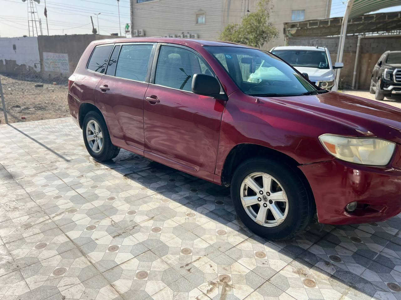 سلام عليكم 
هايلندر ٢٠٠٩ رقم بصره انكليزي 
السياره مكينه ٦ سلندر كير ومكينه جدد  
كهربائيات كله شغاله 
مصبوغه عام بدون ضربه فقط جاملغ مبدل ولباقي كله ليبل واحد 
لسعر 82 ولشراي يشلع عيوني 
مكاني بصره 
رقمي 
***********
