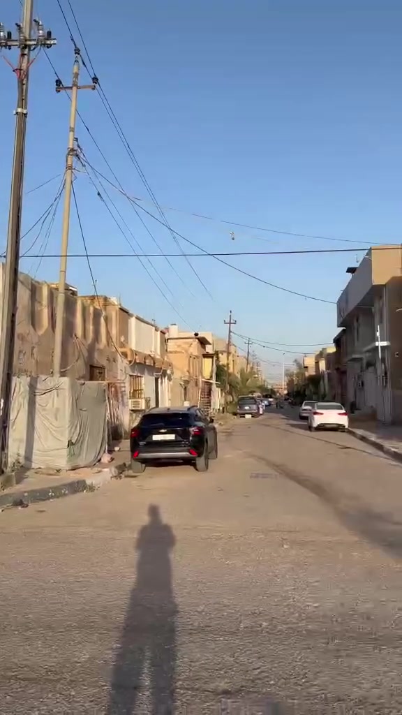 السلام عليكم مكان تجاري مقابل مركز حي الحسين خدمي قرب عماره الدكتور موسى العلاق شارع مستشفى الحسيني للاستفسار ***********الاتصال على الرقم غير متواجد على نت
