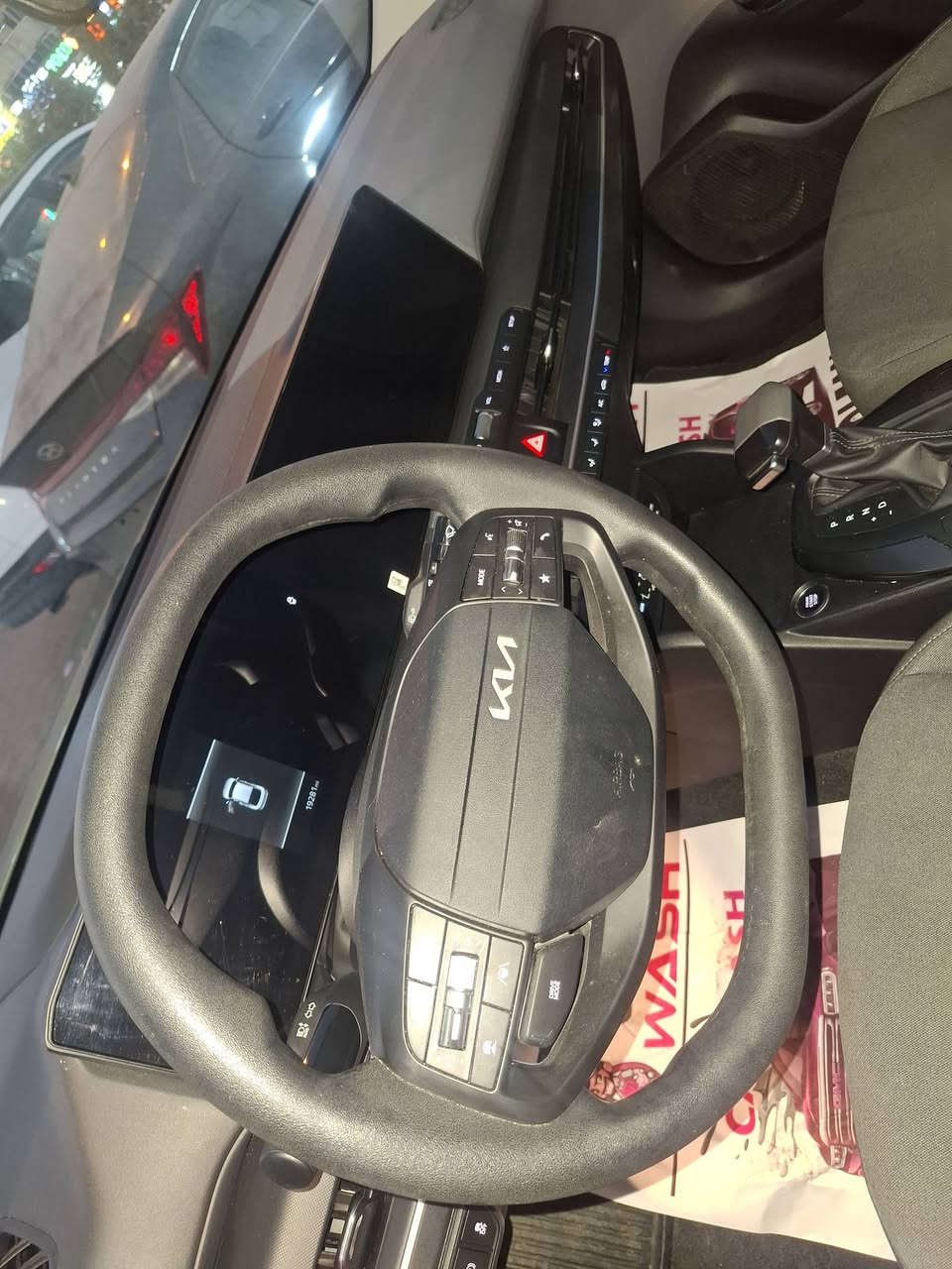 السلام عليكم
للبيع k4 2025 
ماشية ١٩
حادث باب يمين ورقم لوت مع الصور
تبديل باب بدون صبغ السيارة مكفولة من الصبغ
بدون رقم ١٧٥
بغداد الحسينية
***********
