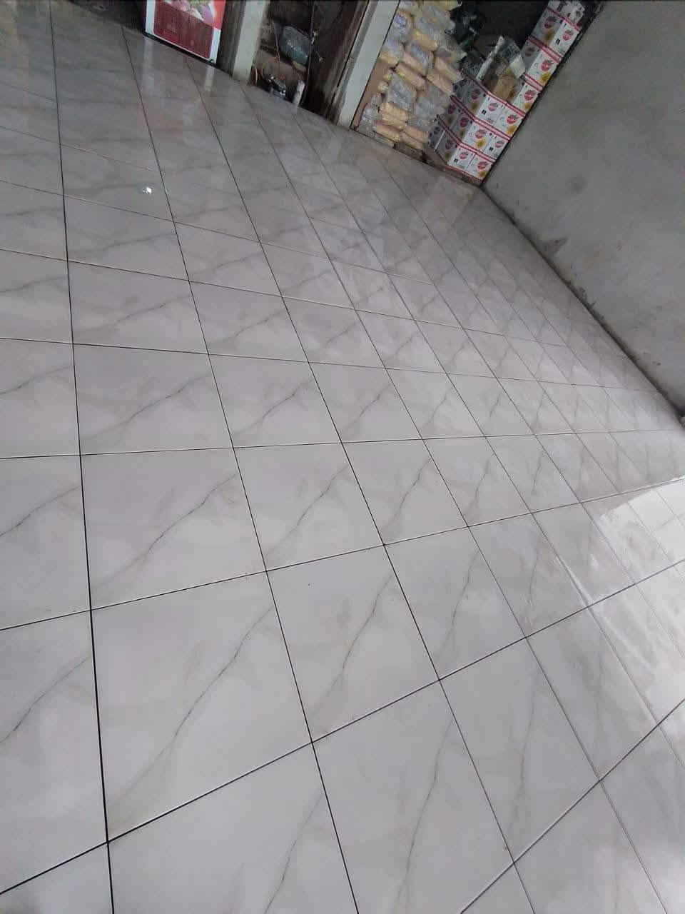 السلام عليكم ورحمة الله وبركاته. 
خلفه سراميك متفرق حاليا اشتغل محافظات اتصل علئ رقم وبيك خير وتدلل ***********
وتساب 

او تصال علئ الخط  ‏‪***********‬‏
