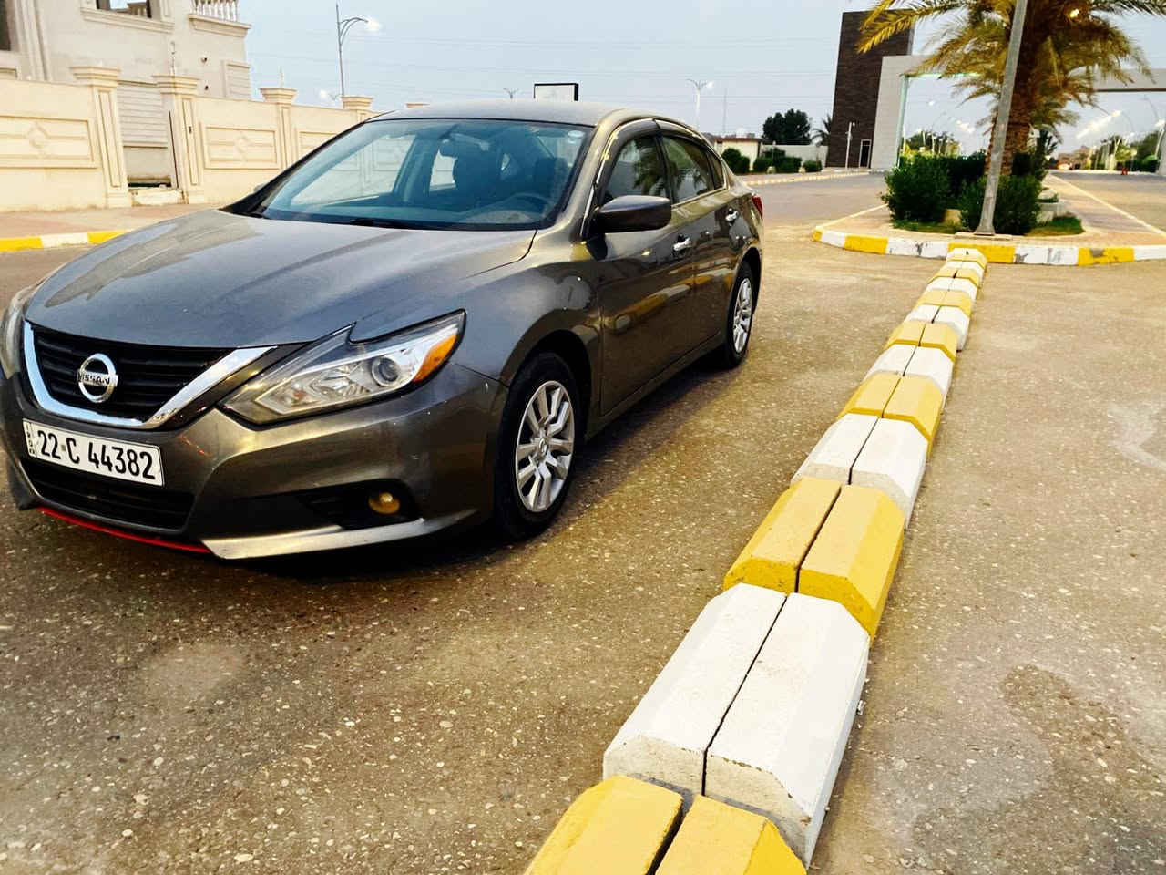 السلام عليكم بيع مستعجل بسعر ١١٧ نيسان التيما ٢٠١٦ رقم اربيل دولي بأسمنا سنويه هزه  لل٢٠٢٩شرط التحويل محرك  شاده جديد شرط صدر أمامي خلفي طخم تاير تبريد ثلج سياره جاهزه من الدعاميه للدعاميه ماشيه ١٠٠حقيقي استخدام شخصي فول مواصفات عدا الفتحه
السعر ١١٧ورقه اعتذر جداً عن الاقساط والوعده 
ملاحظه/السياره مكفوله كفاله عامه فقط خشم البنيد مرشوش البنيد كلير شرط بدون دواخل سونار مرفق 
مكان السياره تكريت 
***********
***********     ‏
***********
