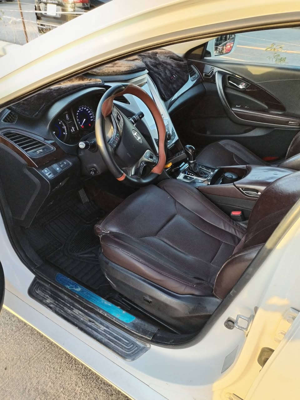 للبيع ازيرا 2012
محرك 3000 V6 
وارد خليجي فول
رقم وهزة جديد تحويل مباشر. 

بانوراما 
تشغيل والابواب بصمه 
نظام ترحيب 
كراسي كهربائي
بردات خلفي وجانبي
كراسي تدفئة وخزن
حساس امامي خلفي
الايرباگات كلها سليمه
صبغ باب ونص جاملغ ومكانات بارد
129$  ومجاااااال.
***********
وتس آب وكورك
