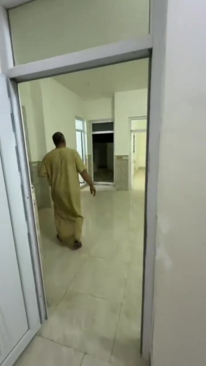 السلام عليكم 
 🏠بيت بحي الاندلس يم القاعة المغلقة طابق ثاني معزول الايجار 400الف
كلشي قريب عليه مدارس وسوك وحديقة وجامع واكو ثاني هم الايجار ب الرمادي 
الاستفسار رقم واتس اب ***********📲
